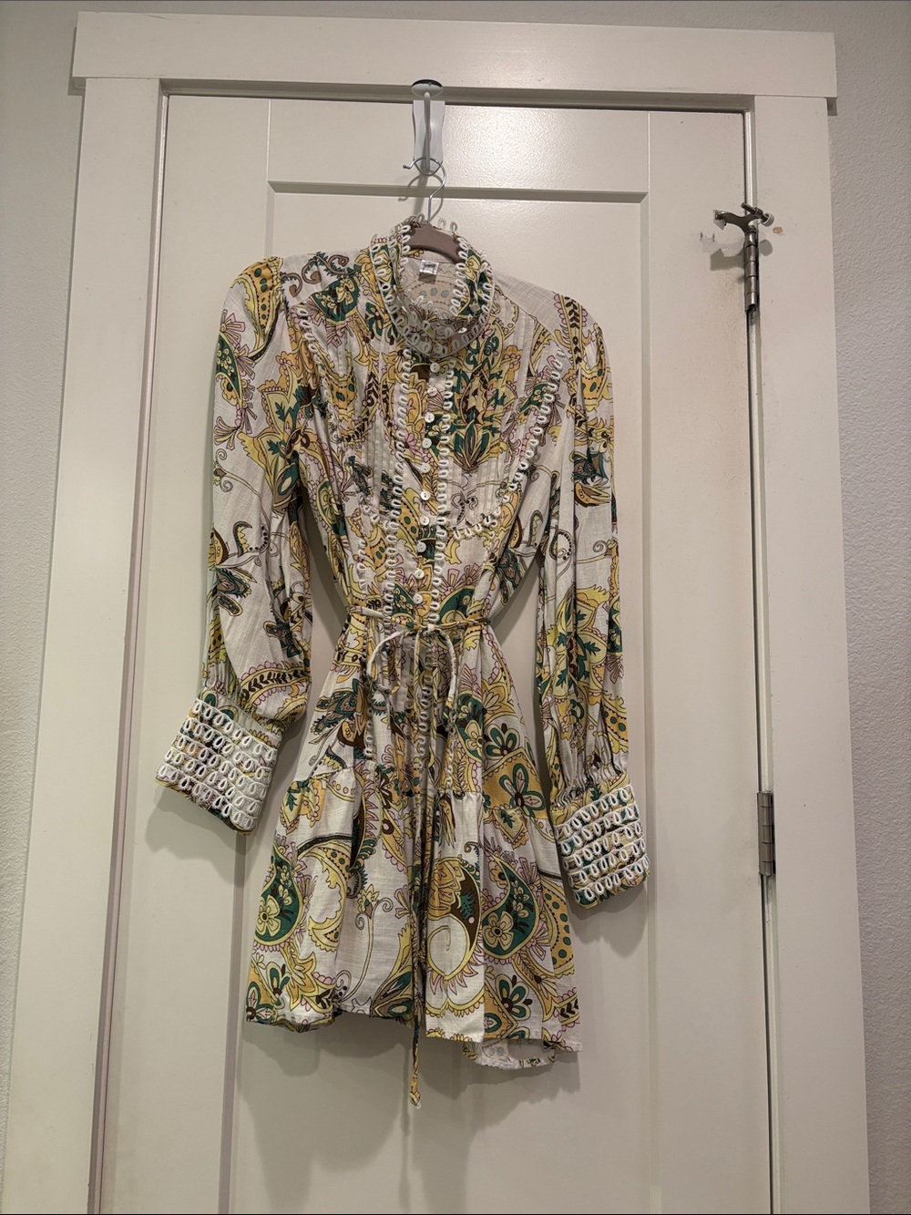 Bohemian Floral Print Tie-Waist Mini Dress in Ivory and Green